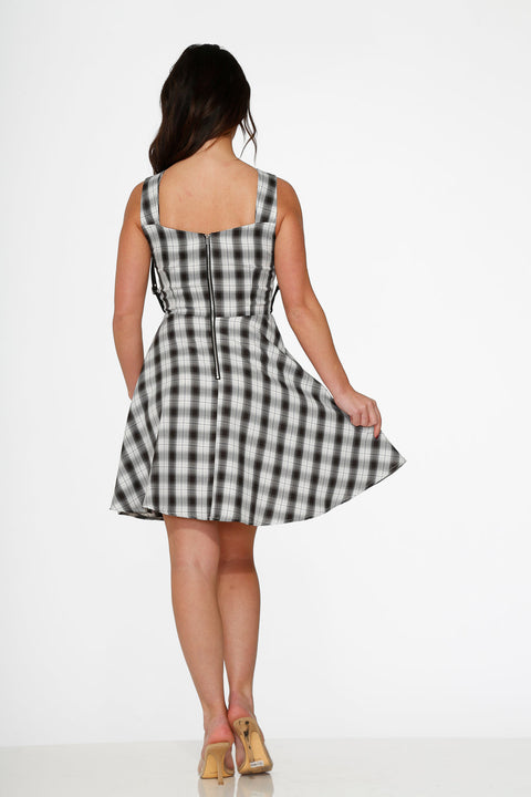 Schwarz-weiß kariertes Swingkleid-5